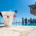 Anthoula Katávolos
