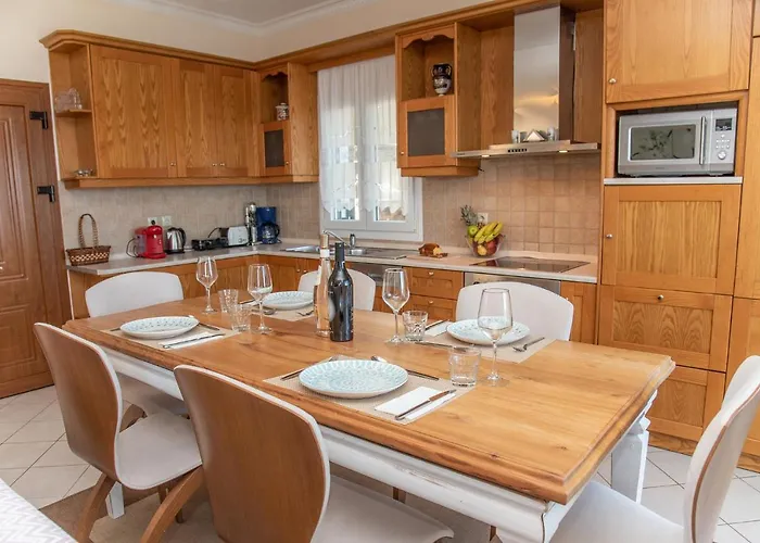 Willa Anthoula Katávolos