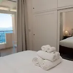 Anthoula Katávolos