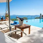 Anthoula Villa *