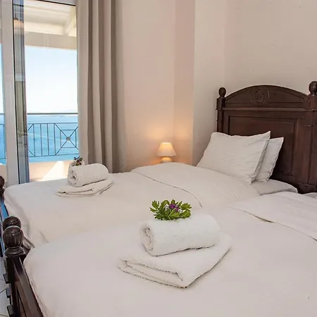 Anthoula Villa *